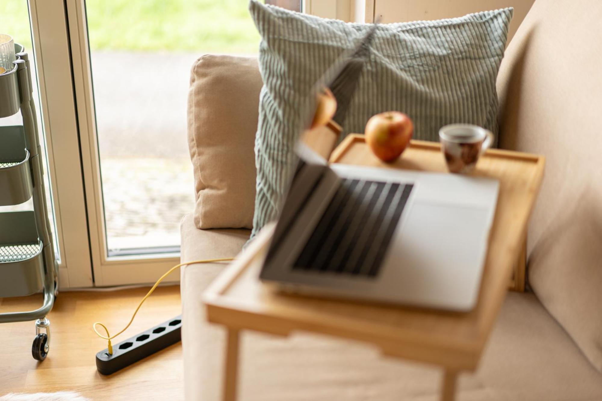 Tiny House Chez Claudine - Relaxen, Workspace, Naehe Thermen, Netflix, Free Parking & Wifi Брюг Екстериор снимка