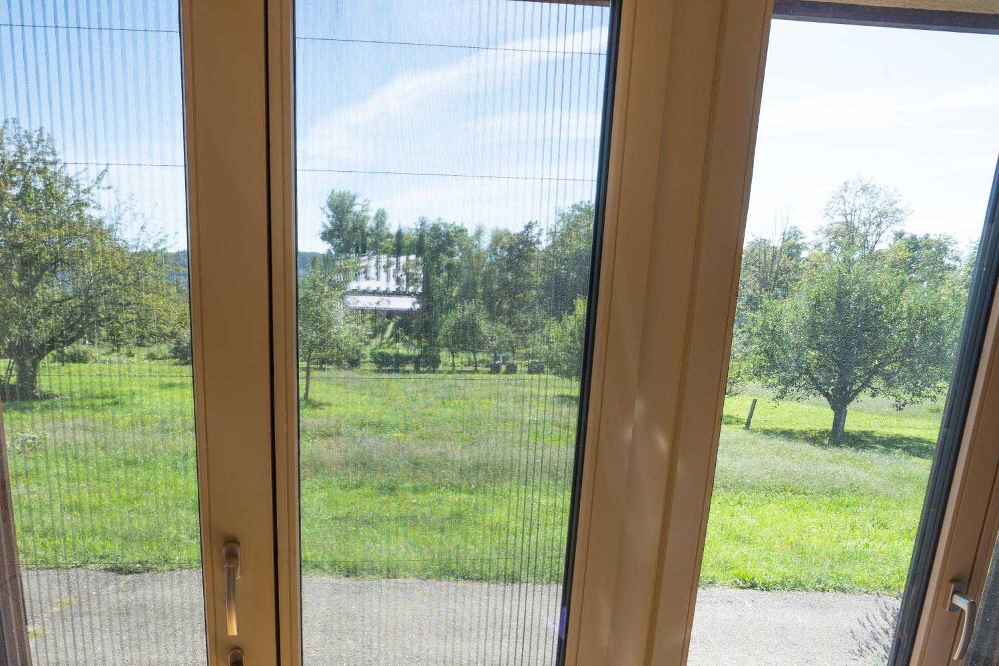Tiny House Chez Claudine - Relaxen, Workspace, Naehe Thermen, Netflix, Free Parking & Wifi Брюг Екстериор снимка