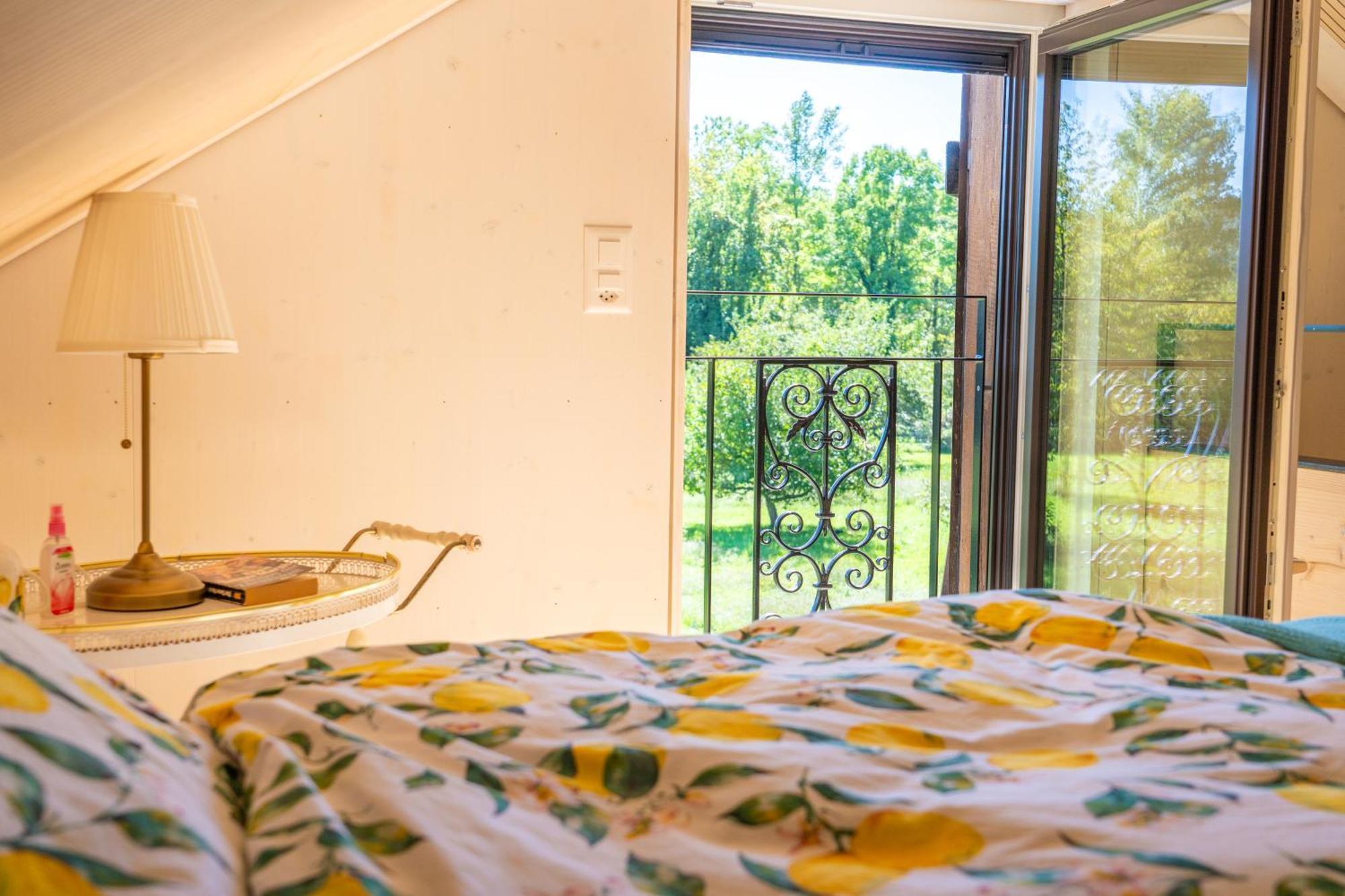 Tiny House Chez Claudine - Relaxen, Workspace, Naehe Thermen, Netflix, Free Parking & Wifi Брюг Екстериор снимка