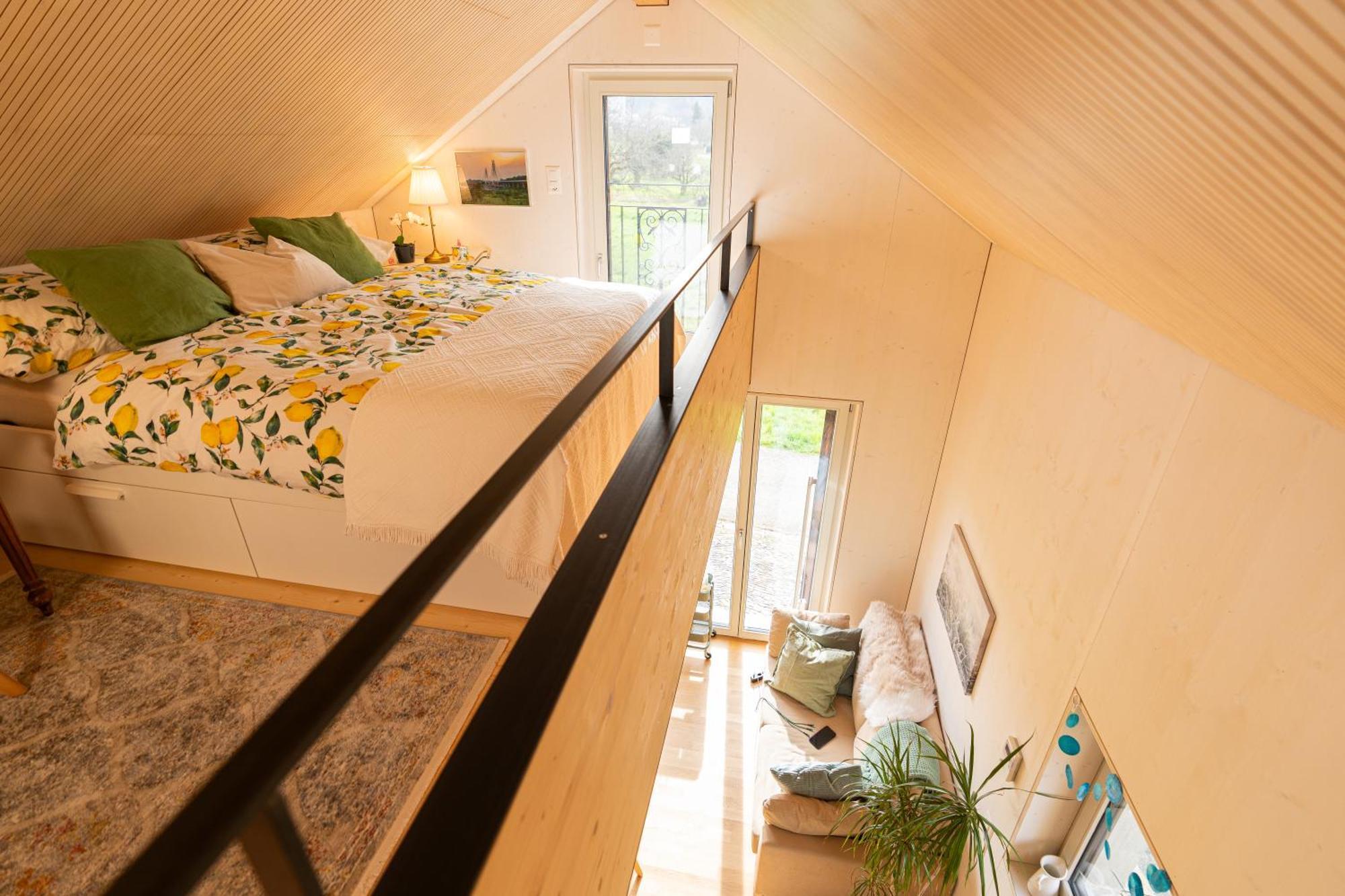 Tiny House Chez Claudine - Relaxen, Workspace, Naehe Thermen, Netflix, Free Parking & Wifi Брюг Екстериор снимка